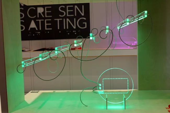 Non Linear is a collection of modular LED luminaires from the Pasadena-based design studio Non Designs that connect to form endless possibilities for residential or commercial spaces. Each lighting mo