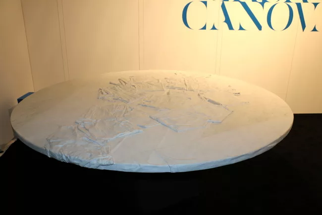 Casa Canova’s marble tables, designed by Sean Knibb in California and carved by hand in Italy, look like incredibly realistic piles of jeans and t-shirts.<div id='_mcePaste'>