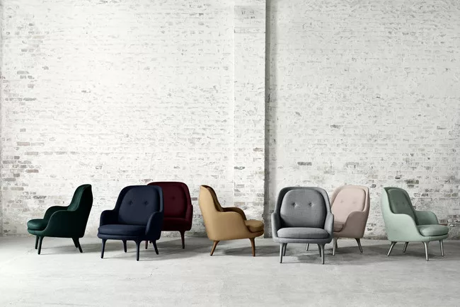 Spanish designer Jaime Hayón created the Fri armchair for Fritz Hansen to be an informal and inviting seat for offices, restaurants, and living rooms alike.<div id='_mcePaste'>