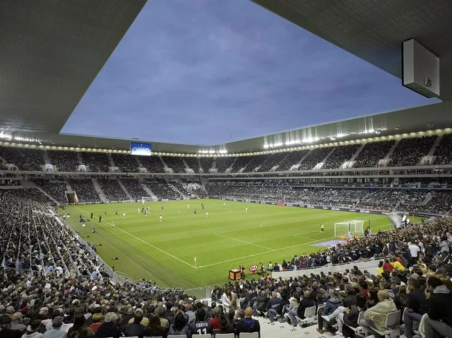<p>Nouveau Stade de Bordeaux<br />Herzog & De Meuron<br />Bordeaux, France<br />2015</p>