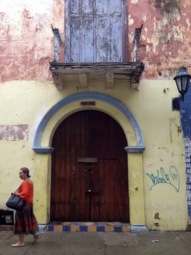 A visit to Giancarlo Mazzanti's new Pies Descalzos school.