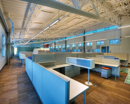 All work spaces are designed to receive adequate daylight, based on LEED criteria, by utilizing the narrow floor plate and an advanced light-bouncing device on the south face of the building.