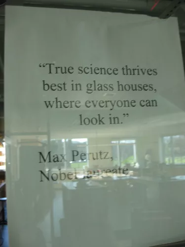 6-inch 'roundels' highlight various sustainable design features and can be found throughout the building.