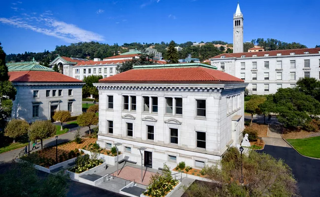A new terraced entry plaza provides accessibility without compromising Durant’s classical symmetry.