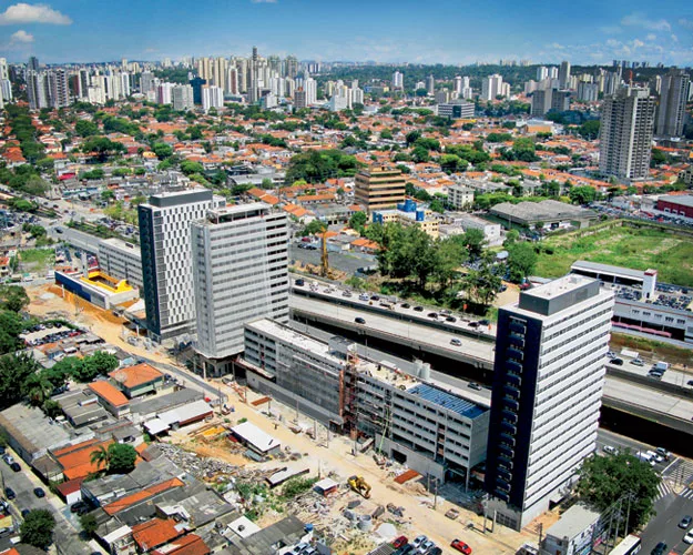 In a city as visually chaotic as S'o Paulo, Jardim Edite does not stick out, but its well-heeled site makes this social-housing development special.