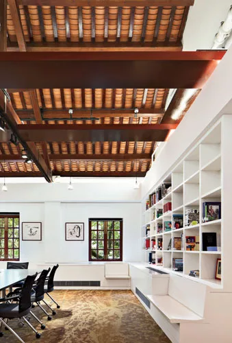 In the Explosives Magazine Compound at the top of the hill, the architects restored and renovated an 1860s laboratory for conferences.
