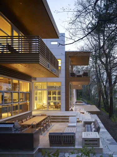 The House of Planes/The House of Volumes