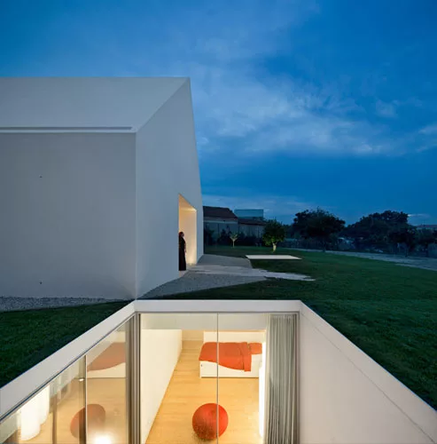 House in Leiria by Aires Mateus | 2011-04-16 | Architectural Record