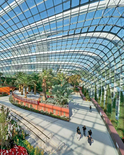 Dynamic Facades: Buildings Show Off New Moves