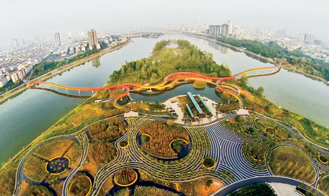 Turenscape Restores an Urban Wetland