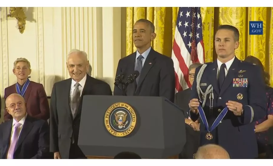 2016-Obama-Presidential-Medal-of-Freedom-Gehry-Lin-1.jpg