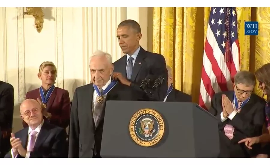 2016-Obama-Presidential-Medal-of-Freedom-Gehry-Lin-2.jpg