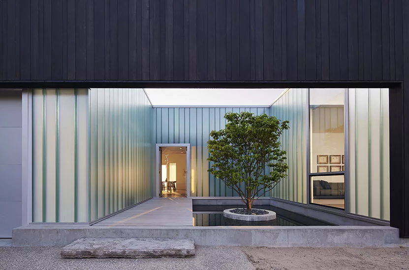 Courtyard House by John Ronan Architects