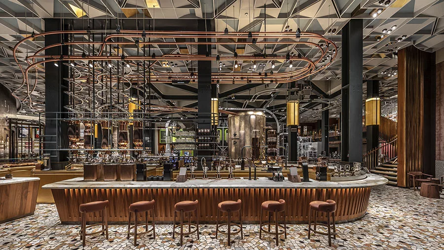 Starbucks Open First Store in Milan