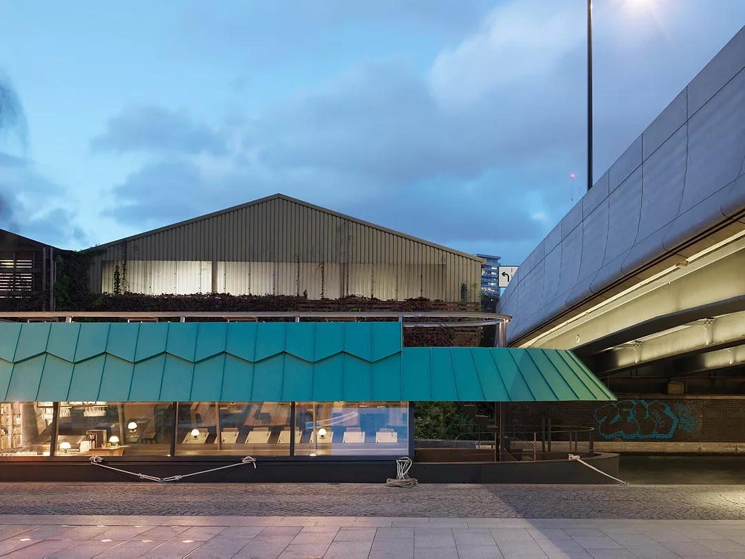 cheese-barge-london_archrecord_1170_ss_14.jpg