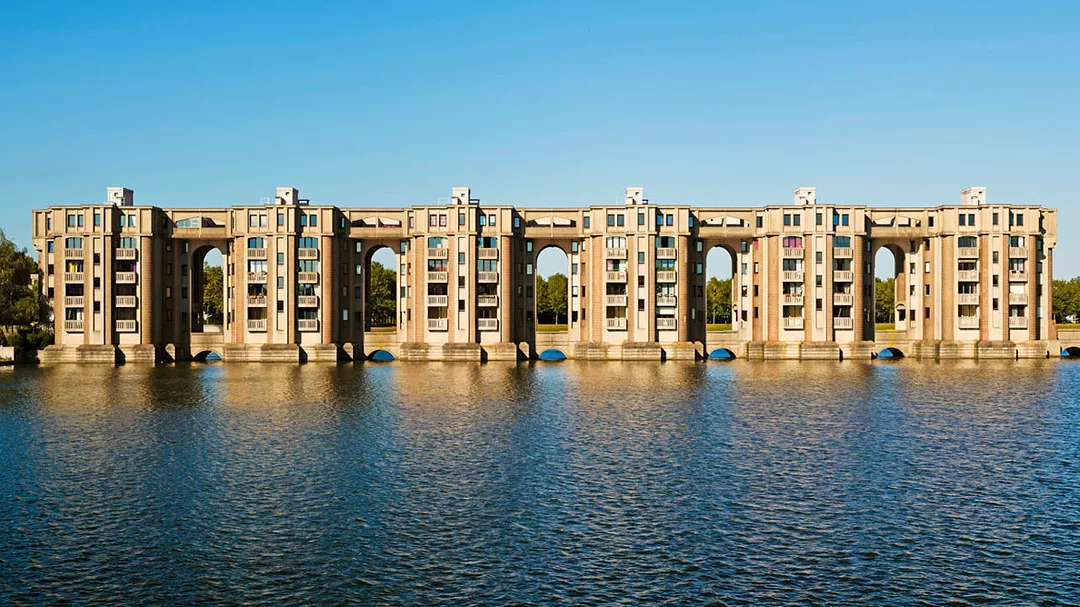 Les Arcades Du Lac.