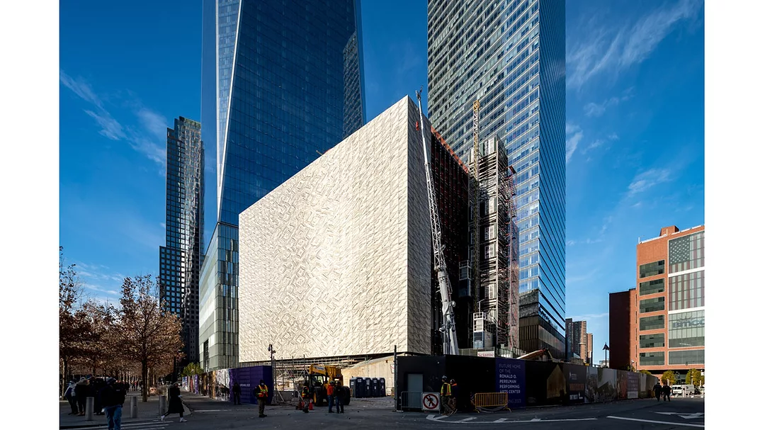 Construction of the Perelman marble facade