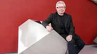 Daniel-Libeskind-DresdenPrize.jpeg Portrait of architect Daniel Libeskind
