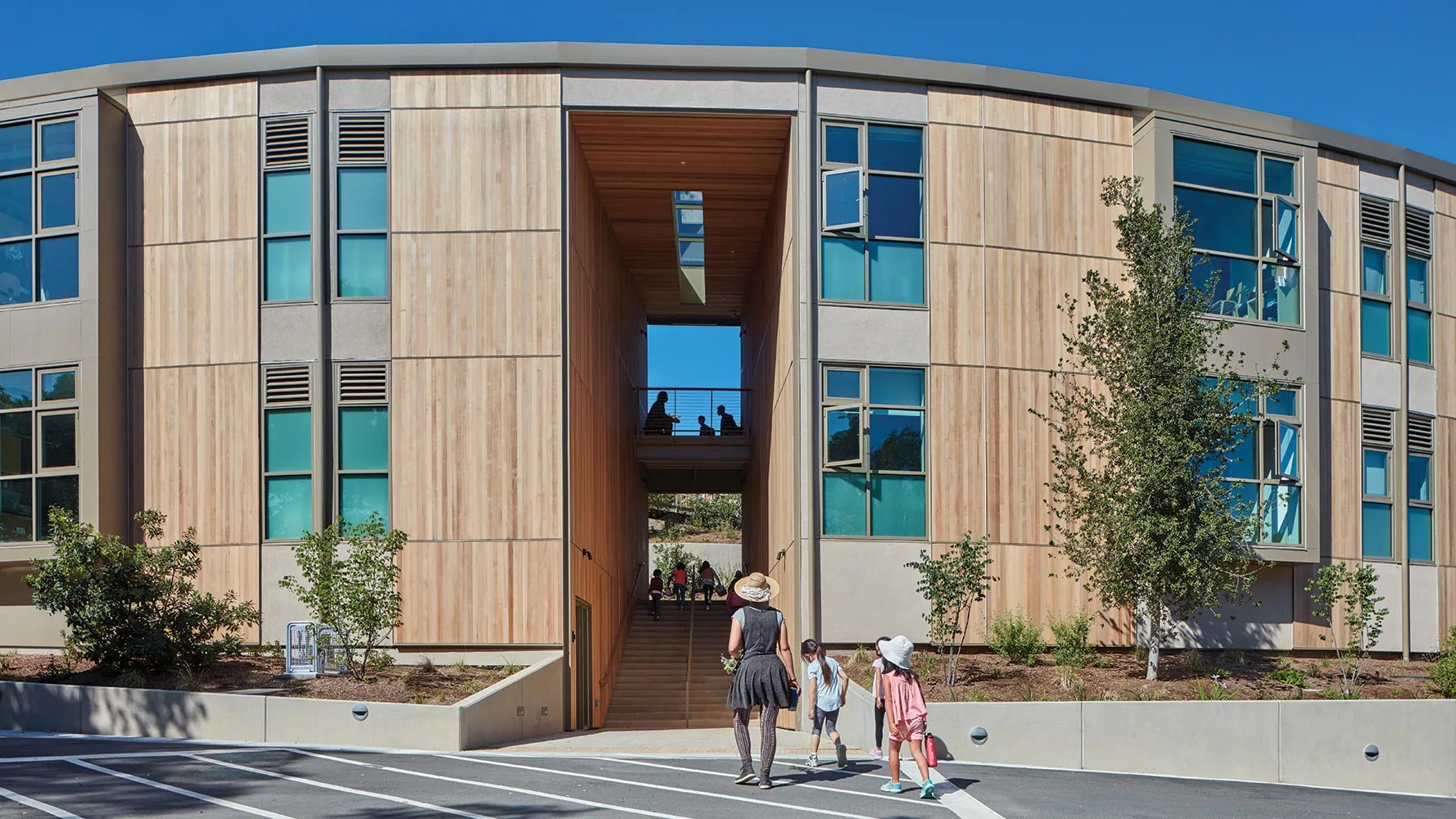 Nueva-School-Science-and-Environmental-Center-01.jpeg