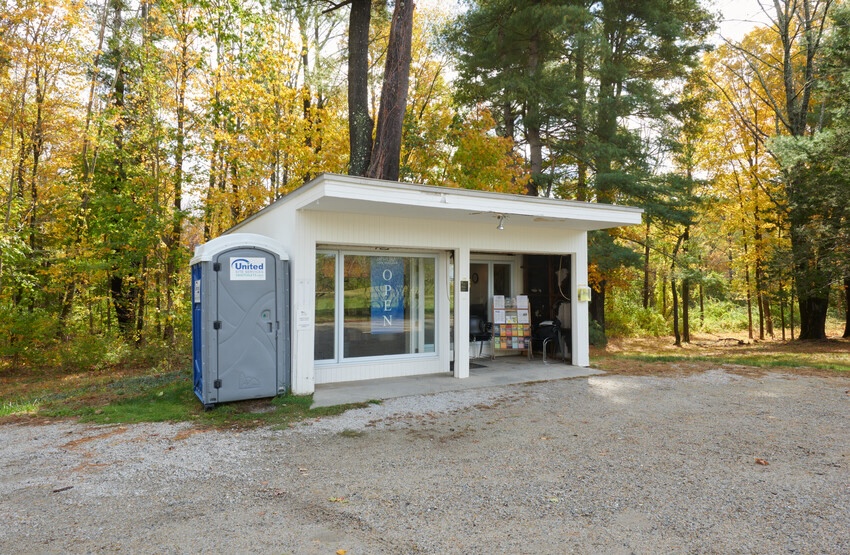 Gropius House visitor bathrooms