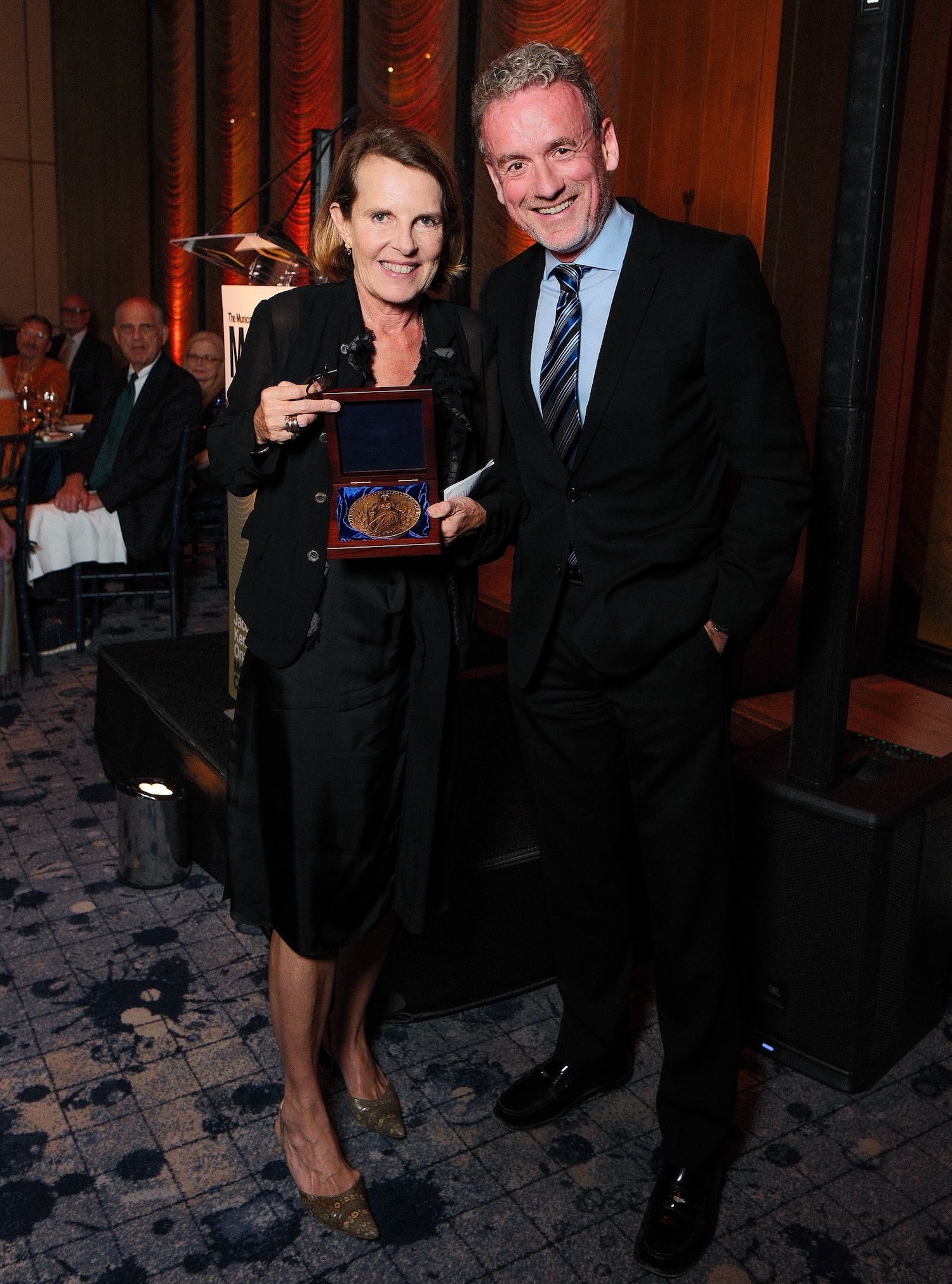 annabelle selldorf accepts award.