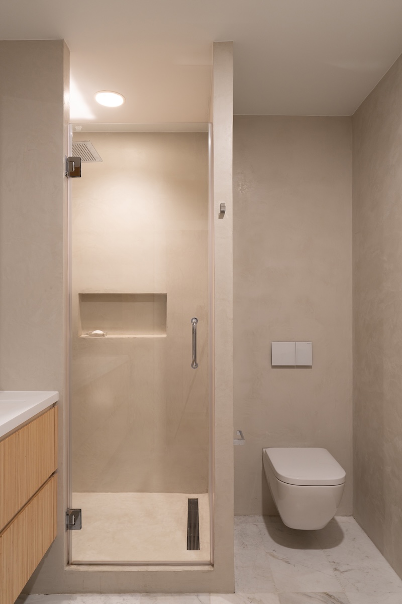 A bathroom within the Gowanus Townhouse.