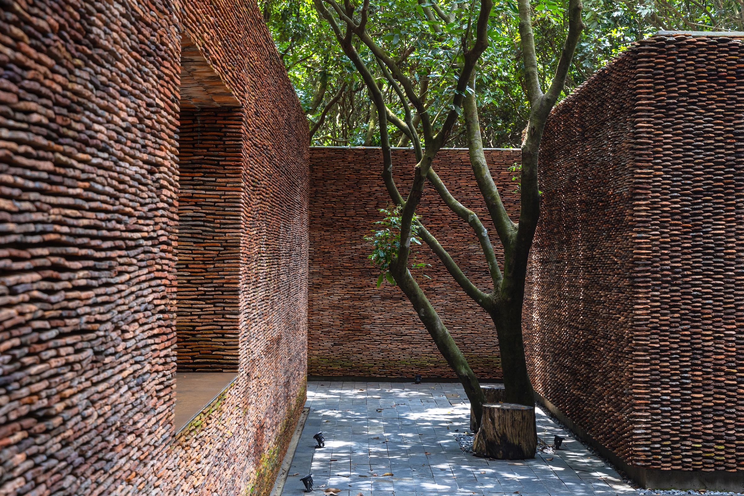 Image of tile-built temple.