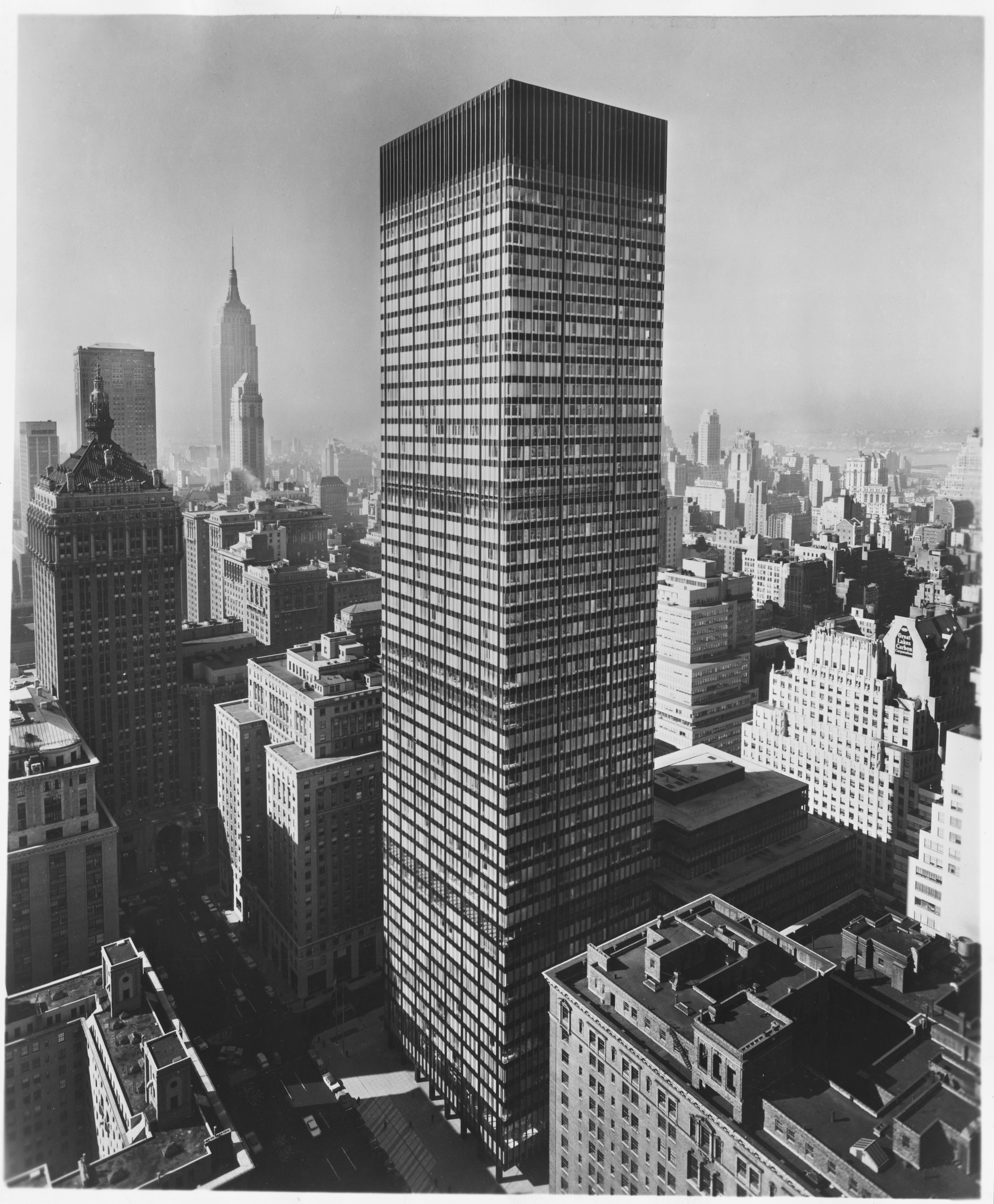 Image of Union Carbide Building.