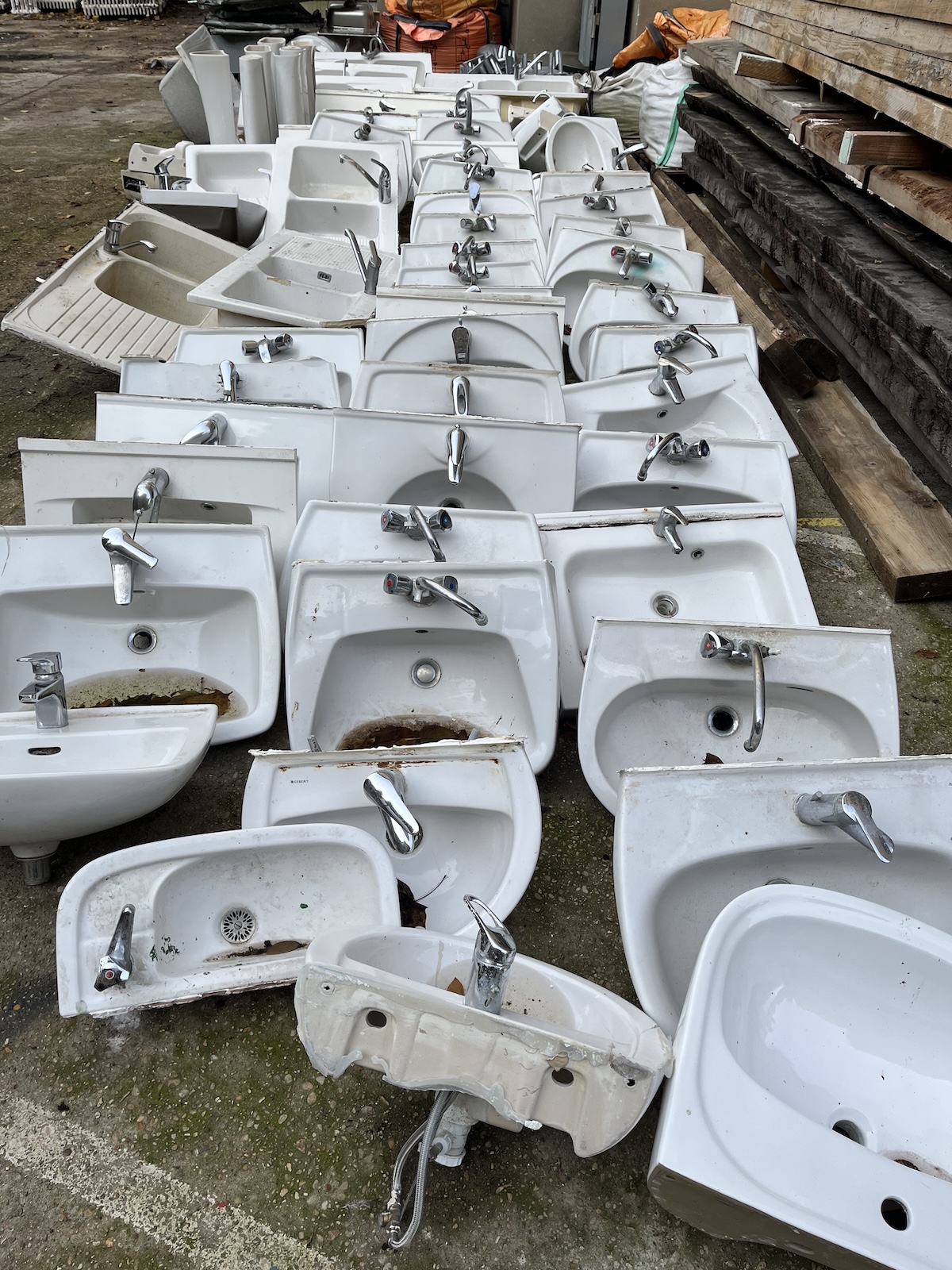 Caserne Exelmans salvage.
