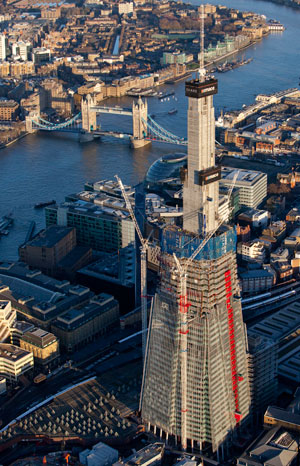 Set to rise 310 meters, the Shard has topped out its core, at 244 meters.