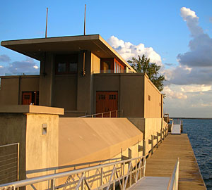 the West Side Rowing Club constructed a boathouse that Wright designed in 1905.